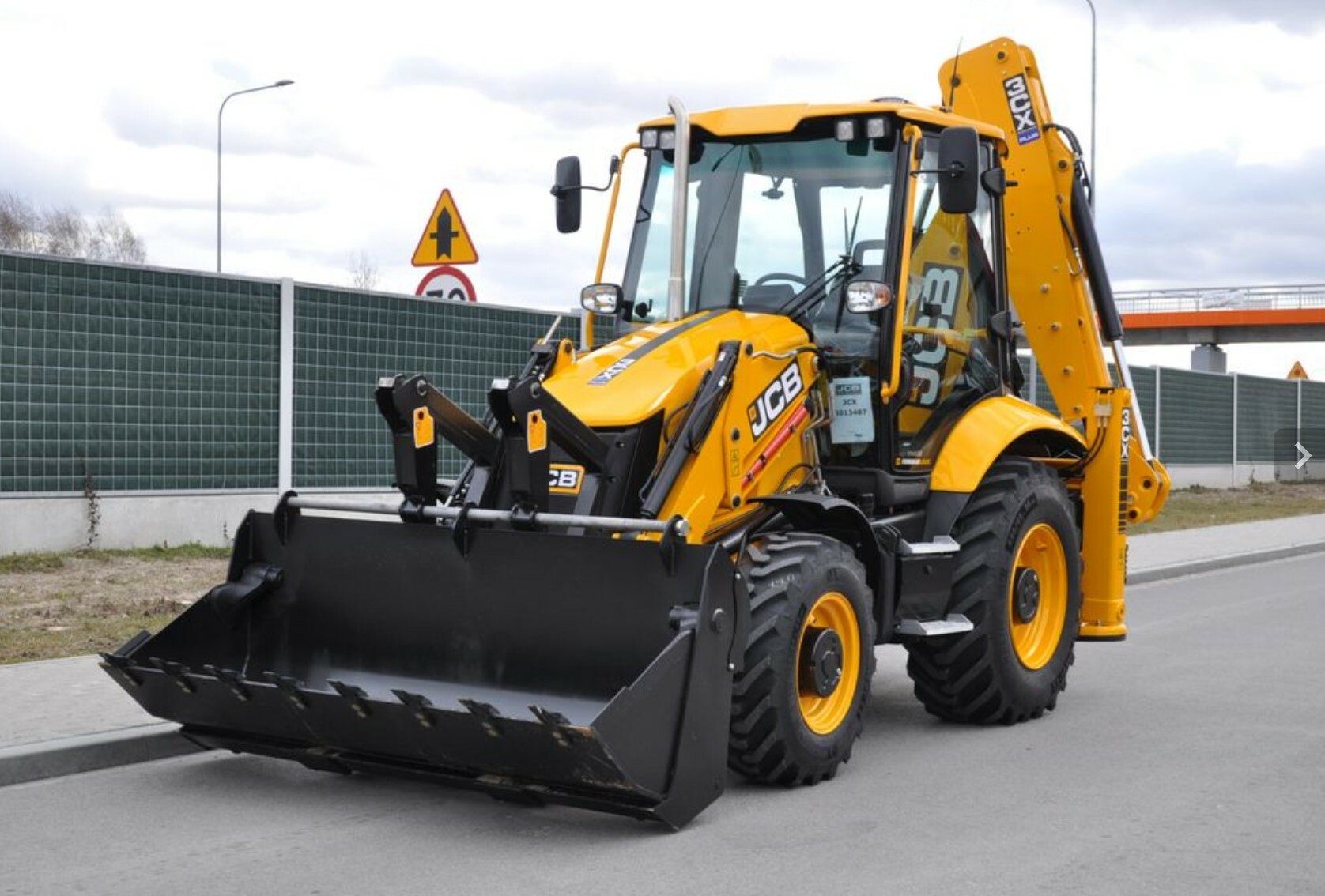 Сх плюс. Jcb3cxf14m2wа. Экскаватор погрузчик JCB 3 CX бара. Фото экскаватора погрузчика JCB 3cx. Экскаватор JCB hydrogen.