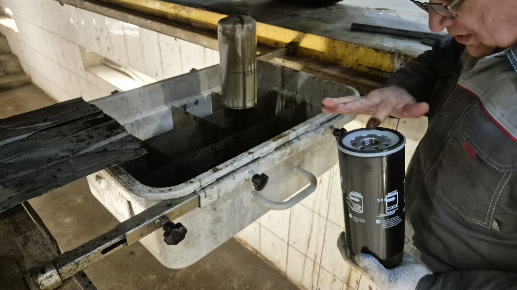 Замена масляного фильтра школьного автобуса ПАЗ