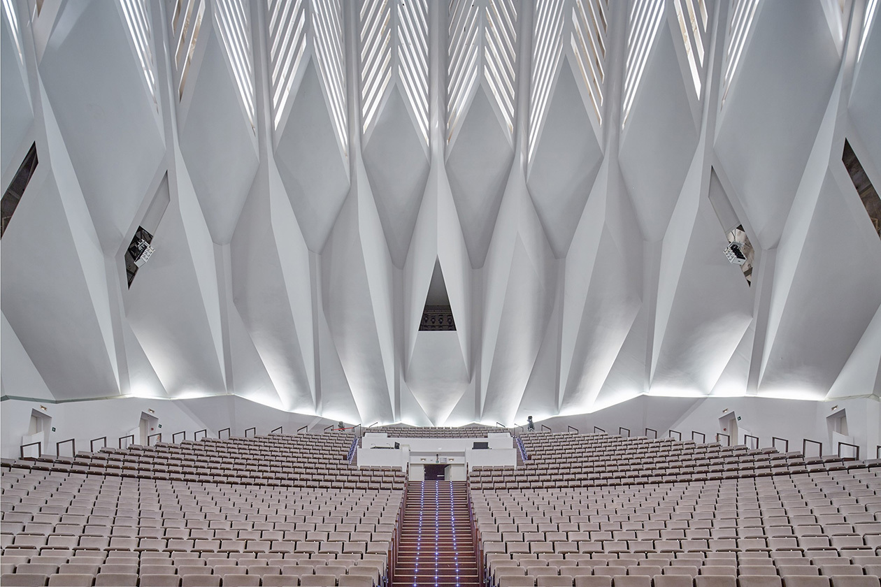 Зал Оперного театра в Теренифе