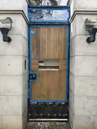 Калитка в работе, зачистка до металла