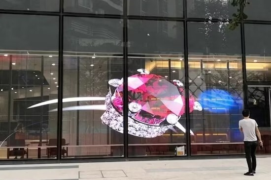 led плёнка на витрине магазина