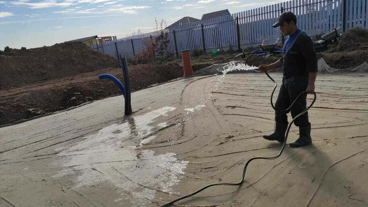 Отсыпка песчаной подушки под монолитную фундаментную плиту под ключ под газобетонный дом