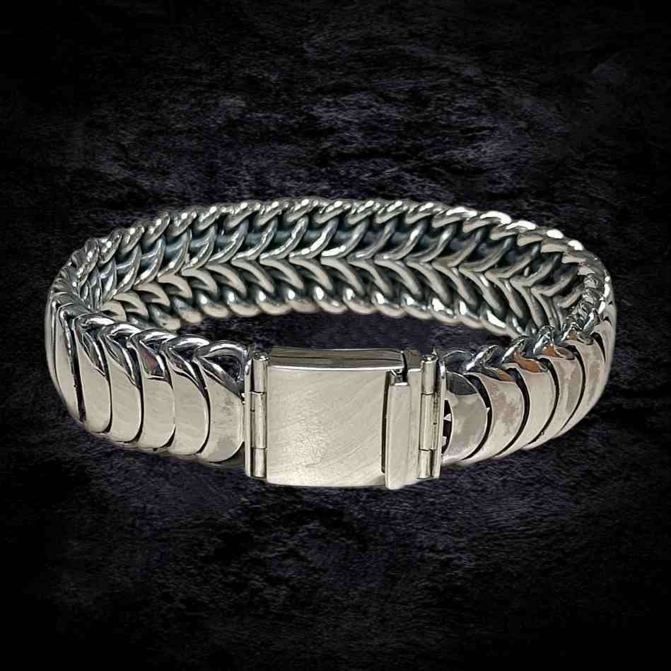 брутальный мужской браслет, массивный браслет, браслет для мужчины.