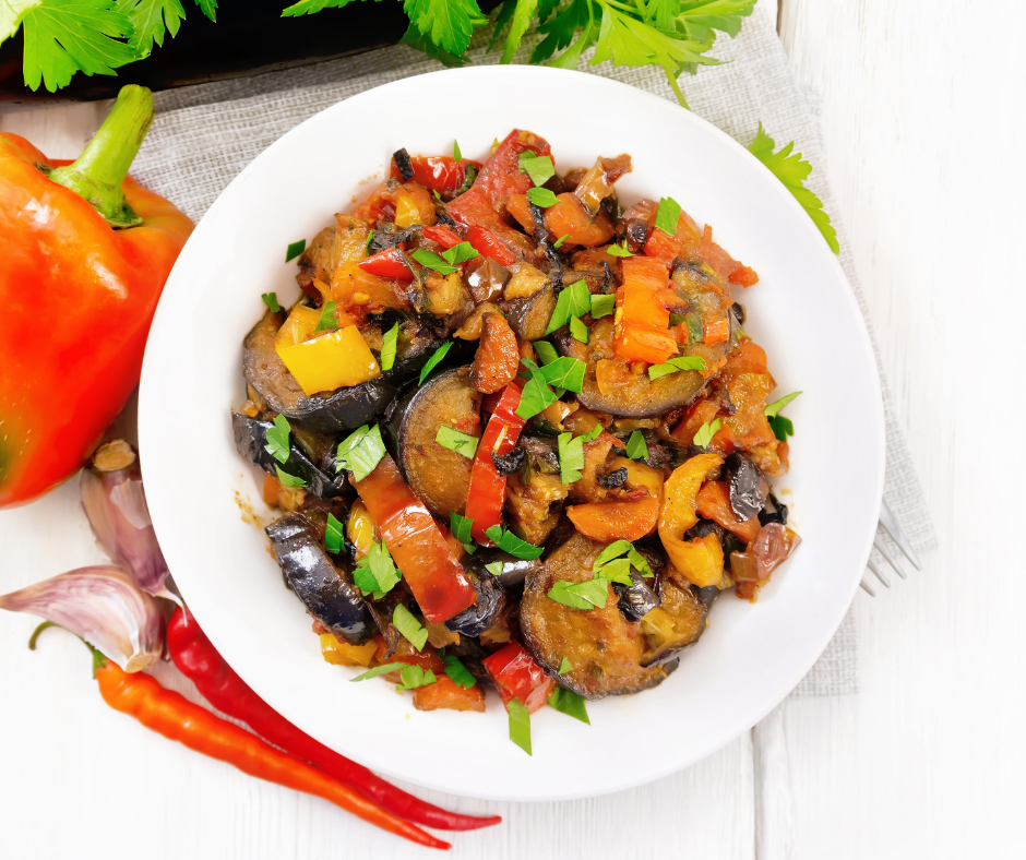 Рагу кабачки цуккини. Овощное рагу с кабачками и баклажанами. Рагу из баклажанов и кабачков с помидорами. Рагу с кабачками и баклажанами перцем. Рагу из баклажанов и кабачков с помидорами.