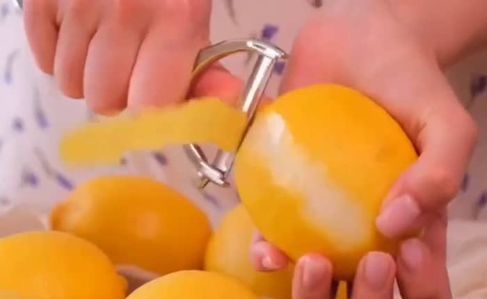 Приготовление лимончелло в домашних условиях на водке: шаг 1
