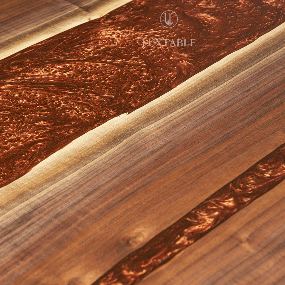 Epoxidharz Tische Alagoas aus europäischem Nussbaum und hellblauem Epoxidharz mit Metallic Effekt