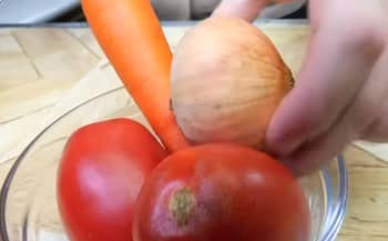 Приготовление ленивых голубцов в томатно-сметанном соусе в духовке: шаг 7