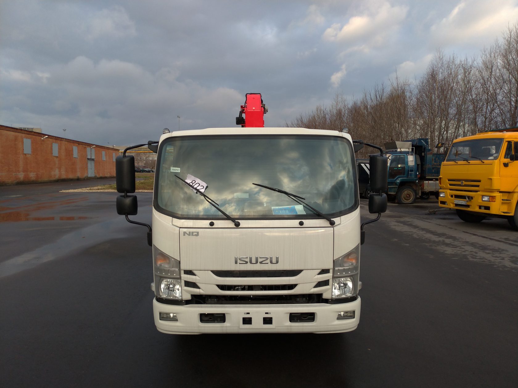 Юник 374. Бортовой автомобиль Isuzu NQR 90ll.