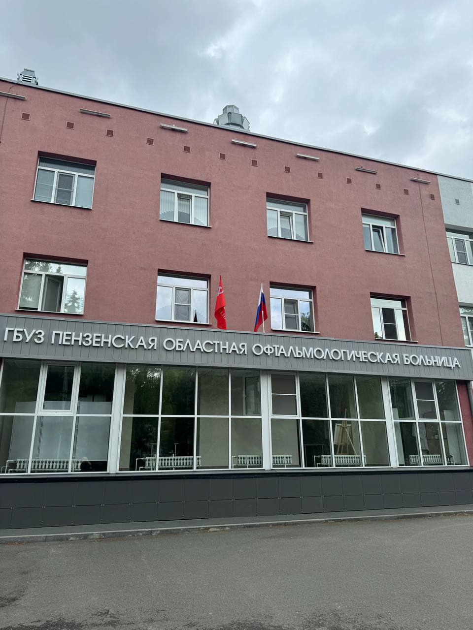 Выполненные работы по остеклению для офтальмологической больницы 
