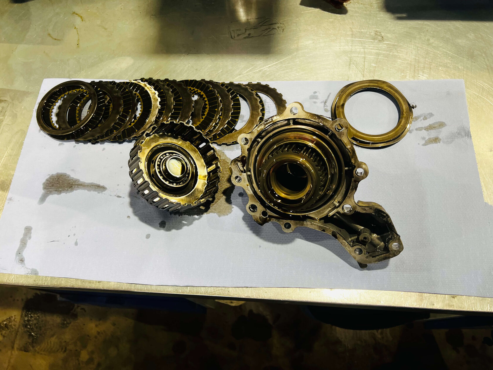 Обслуживание пакета фрикционов