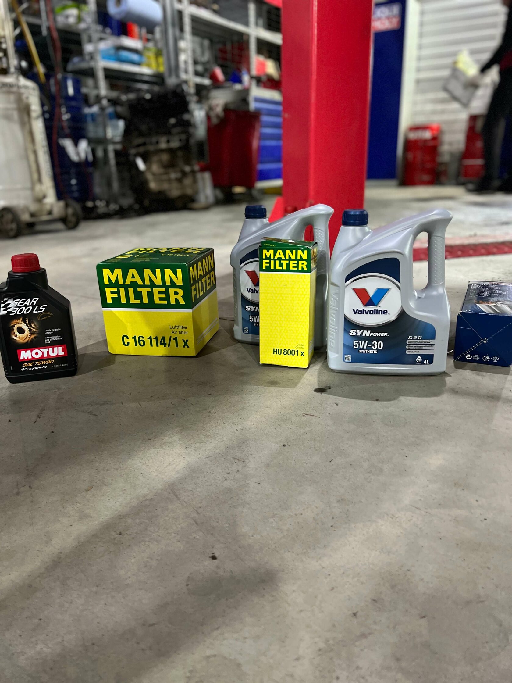 Материалы для технического обслуживания Audi