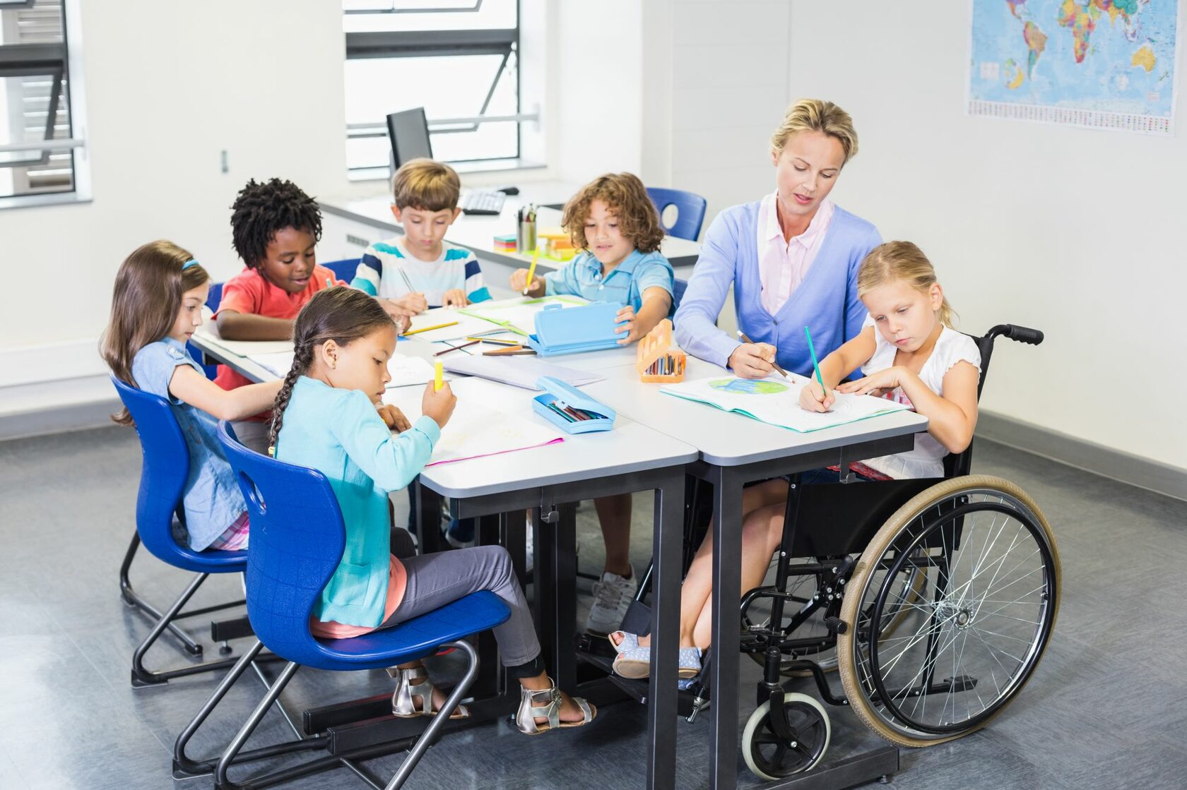 Помощь 1 класс. Heilerziehungspfleger. L'ecole inclusive. Handicap School.