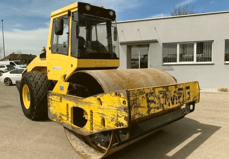 Аренда катка. Bomag BW 211. Bomag bw211d-4. Каток Bomag BW 211 D-4. Bomag BW 211 — 11 тонн.