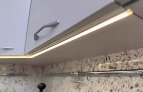 Современная кухня в цвете Серый Кашемир фото 12