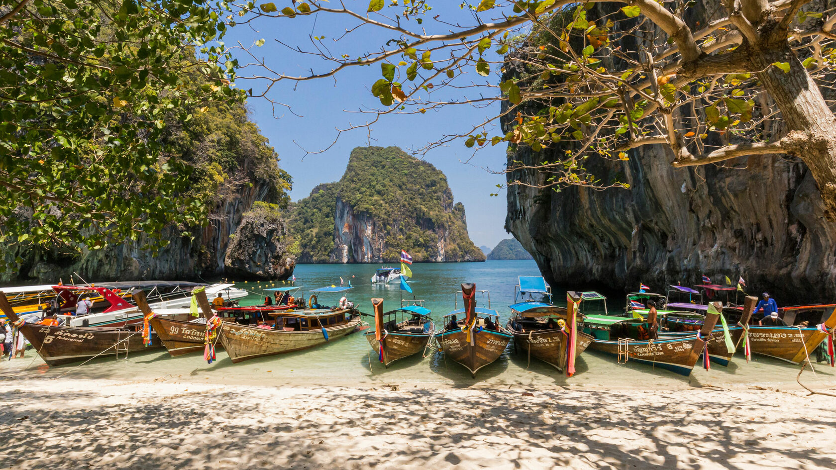 Куда поехать в декабре 2025?