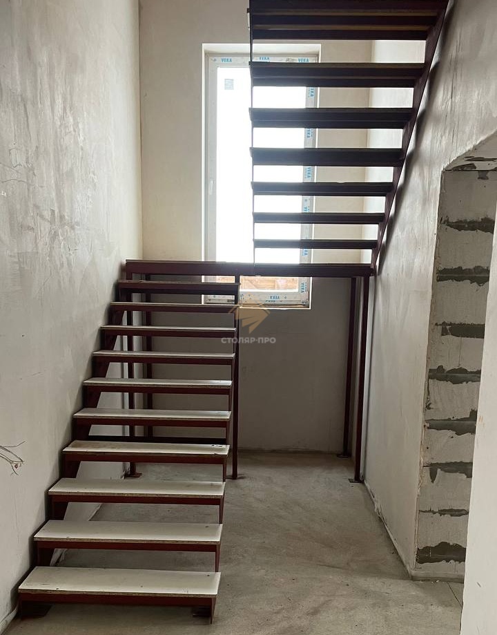 Металлокаркас лестницы СП 616 в г. Можайск на 2 этаж