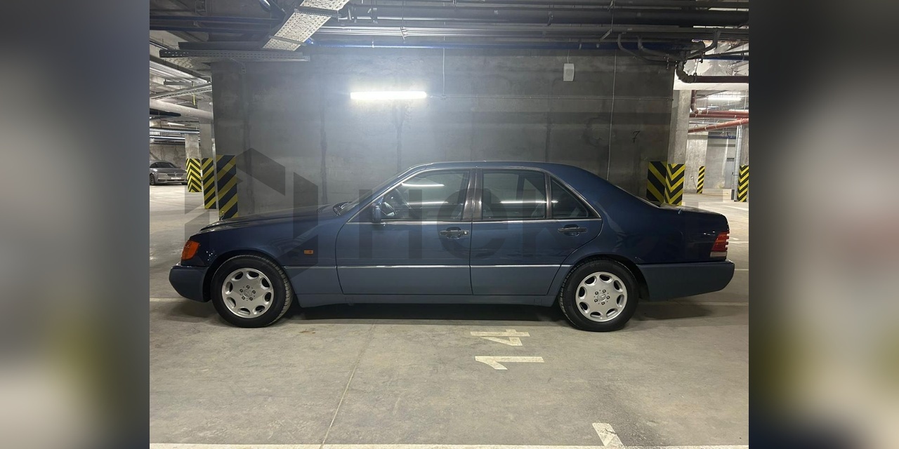 Фото Mercedes-Benz 300 SE № 1