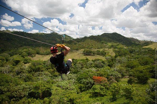 Zip road. Экскурсии в джунгли в Доминикане.