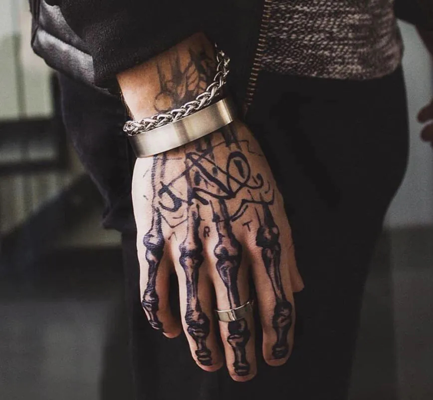 Татуировки на кисти руки и значение (40+ фото)