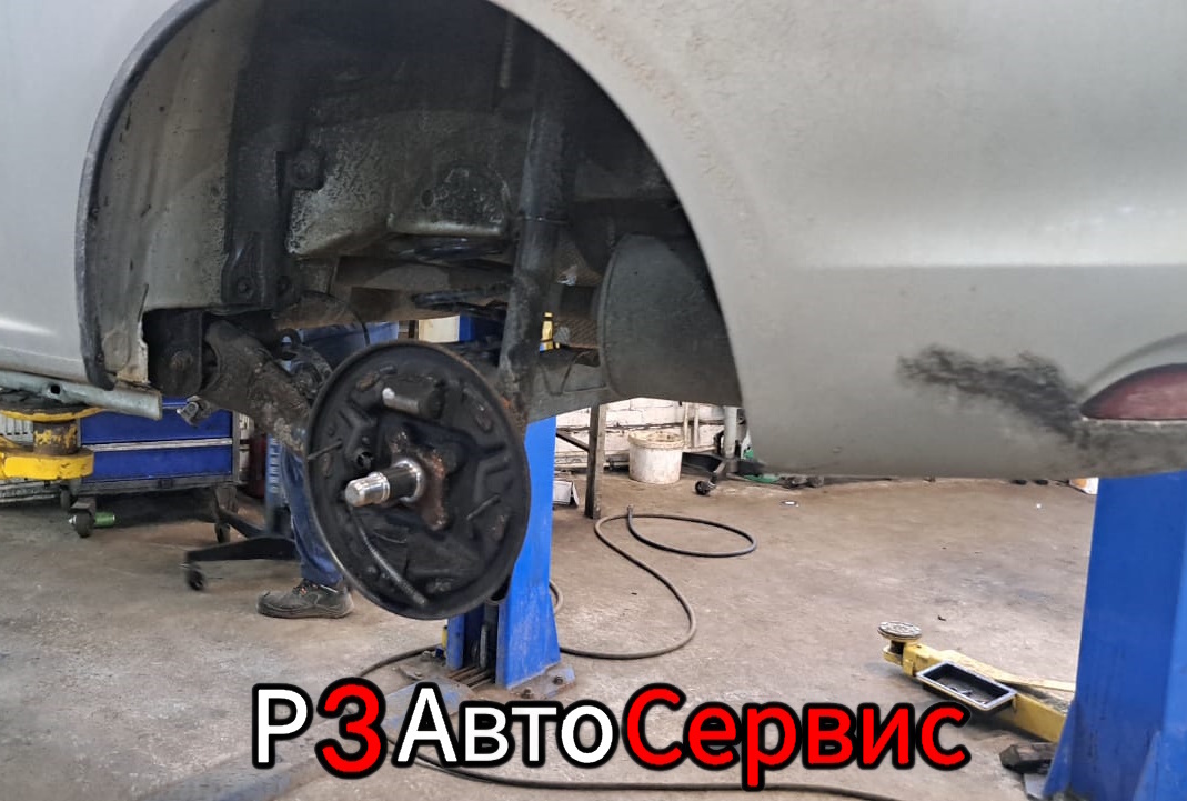 Lada Largus 2017 г.в. Замена задних колодок, тормозных цилиндров, тормозных барабанов со ступичными подшипниками. Р3 Автосервис. Колпино, Рабочий пер. 3