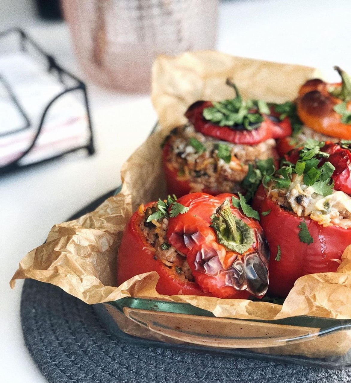 Блюдо: Болгарские перцы с индейкой, рисом и грибами