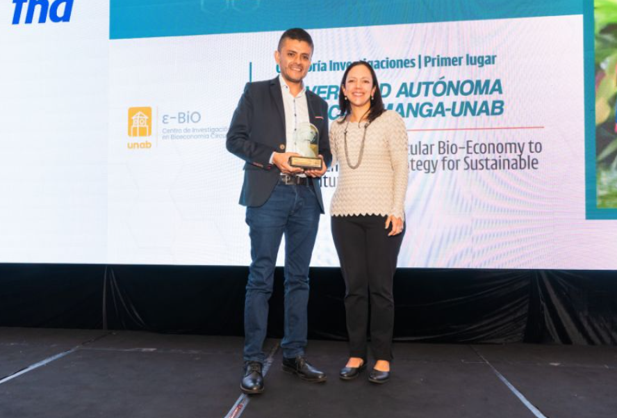 UNAB recibe reconocimiento por su compromiso ambiental