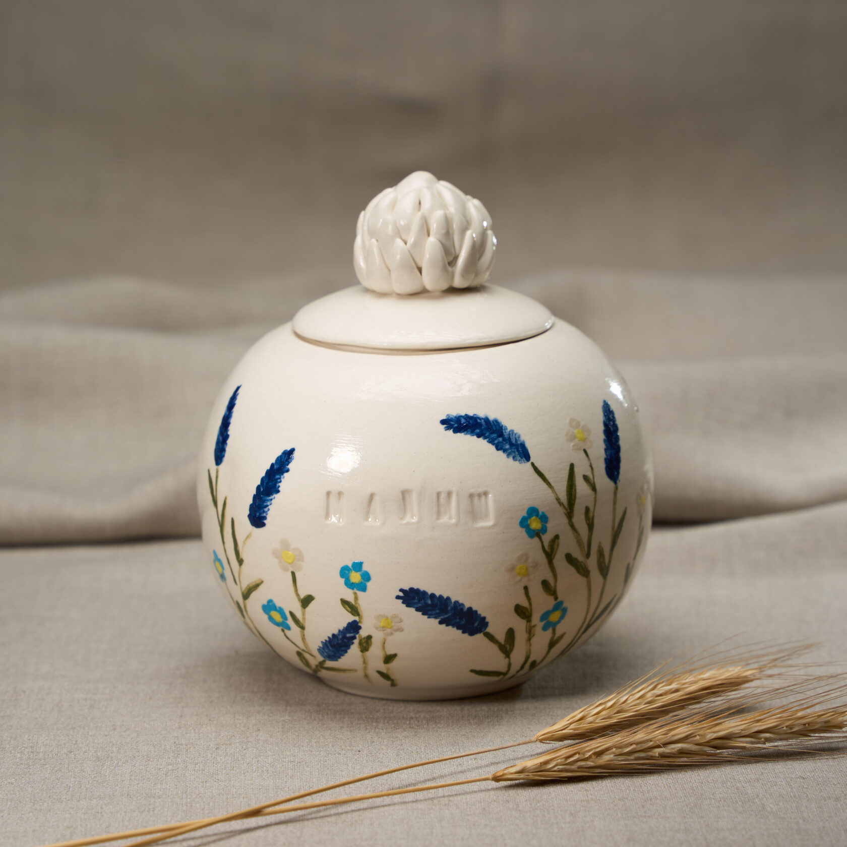 урна для праха животных полянка персонализированная с именем