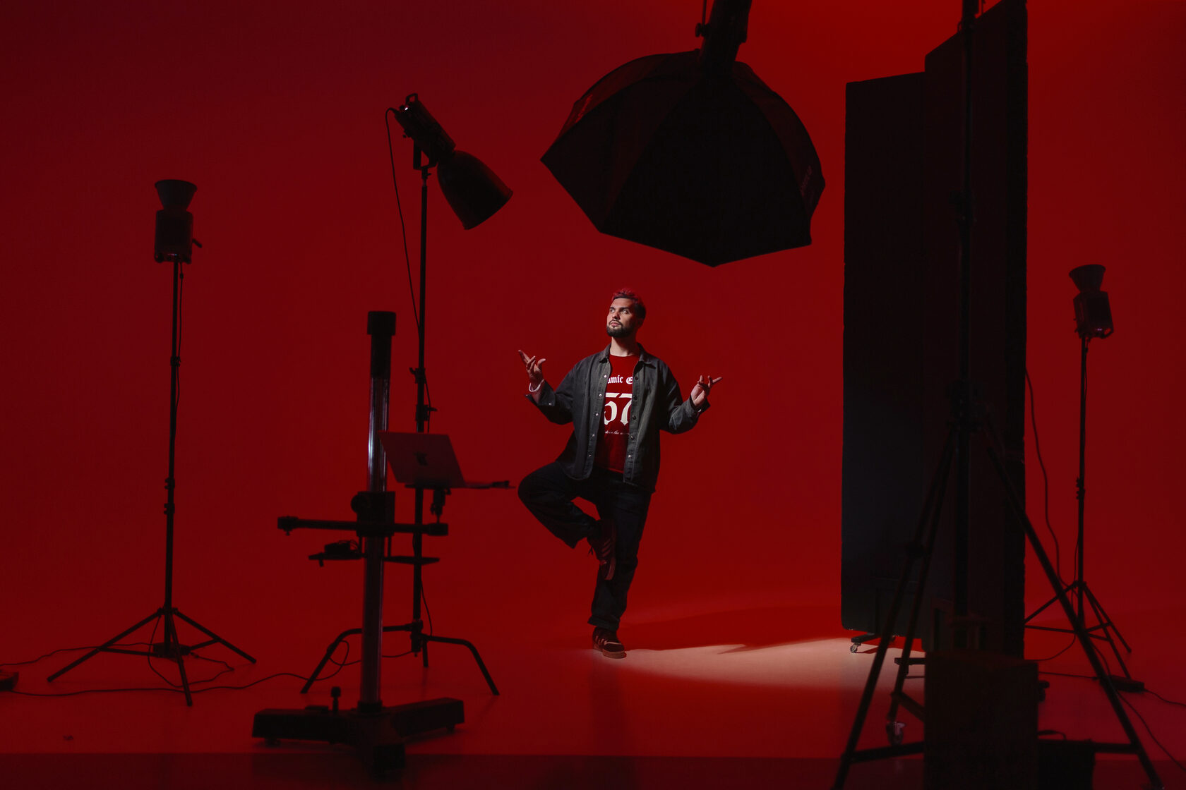 Жетілген әйелдердің эротикалық фотогалереялары Анасы мен әкесі кішкентай қызына анальді секс үйретеді