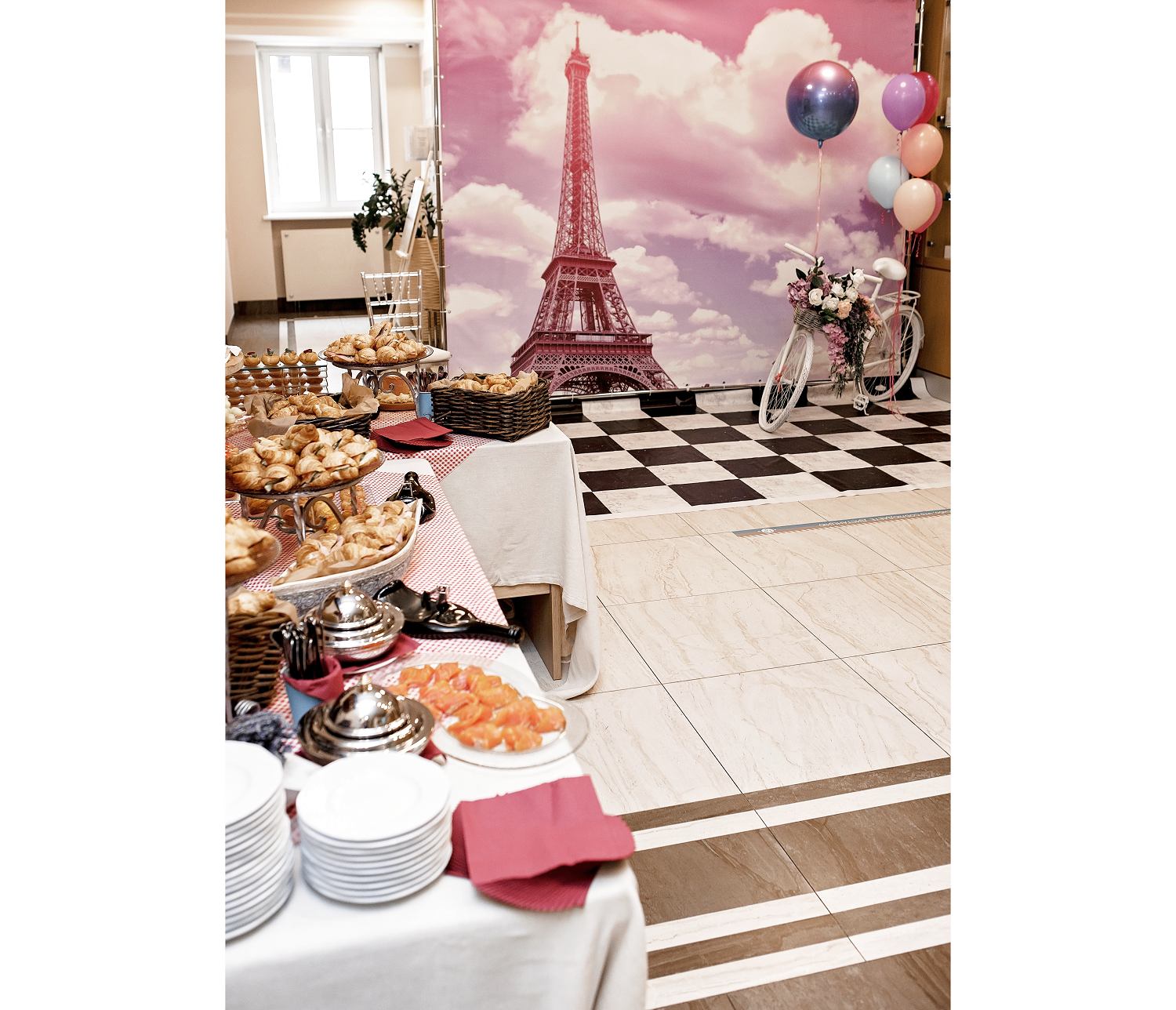 8 марта в офисе идеи декора