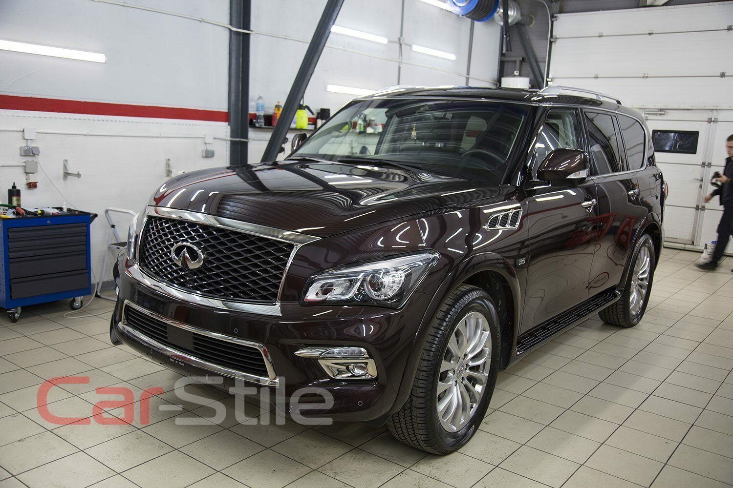 Полировка кузова и керамическая защита автомобиля INFINITI QX80 ...