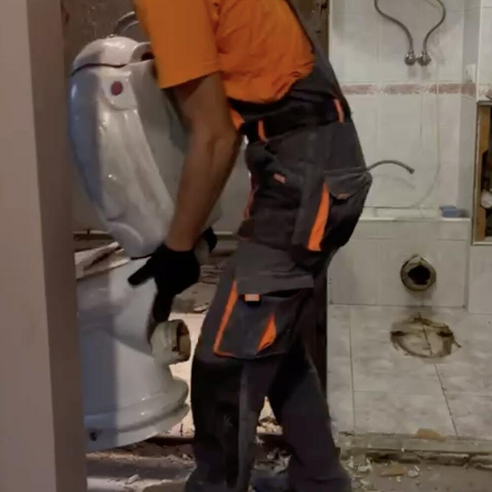 демонтаж сантехники в Омске