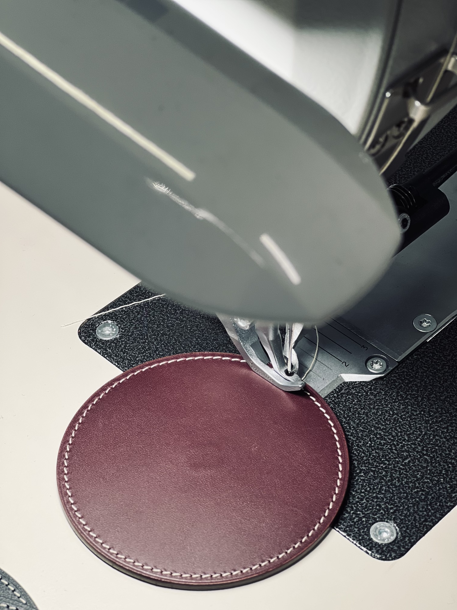 Кожаные изделия ручной работы: чем они отличаются от фабричных