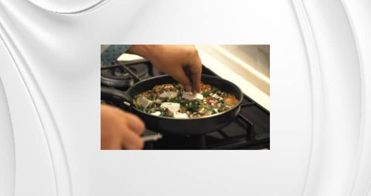 Приготовление шакшуки на сковороде по рецепту Ивлева: шаг 14