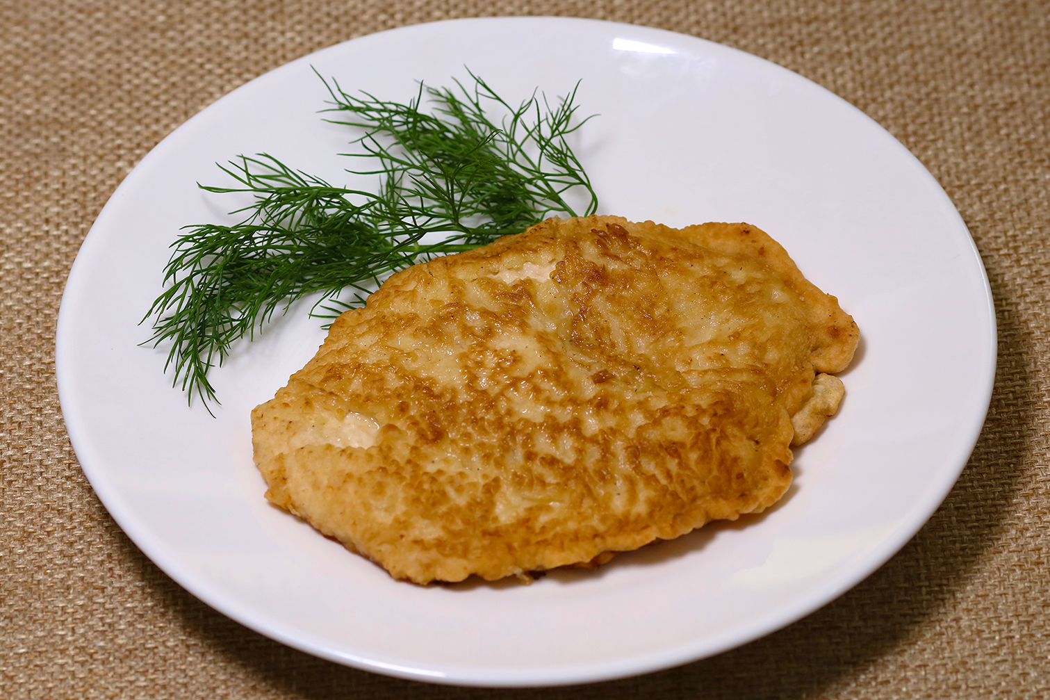 Куриные отбивные в сырном кляре. Баранина в кляре отбивная. Куриная отбивная 30г. Крылья ската в кляре. Куриная отбивная в кляре как называется.