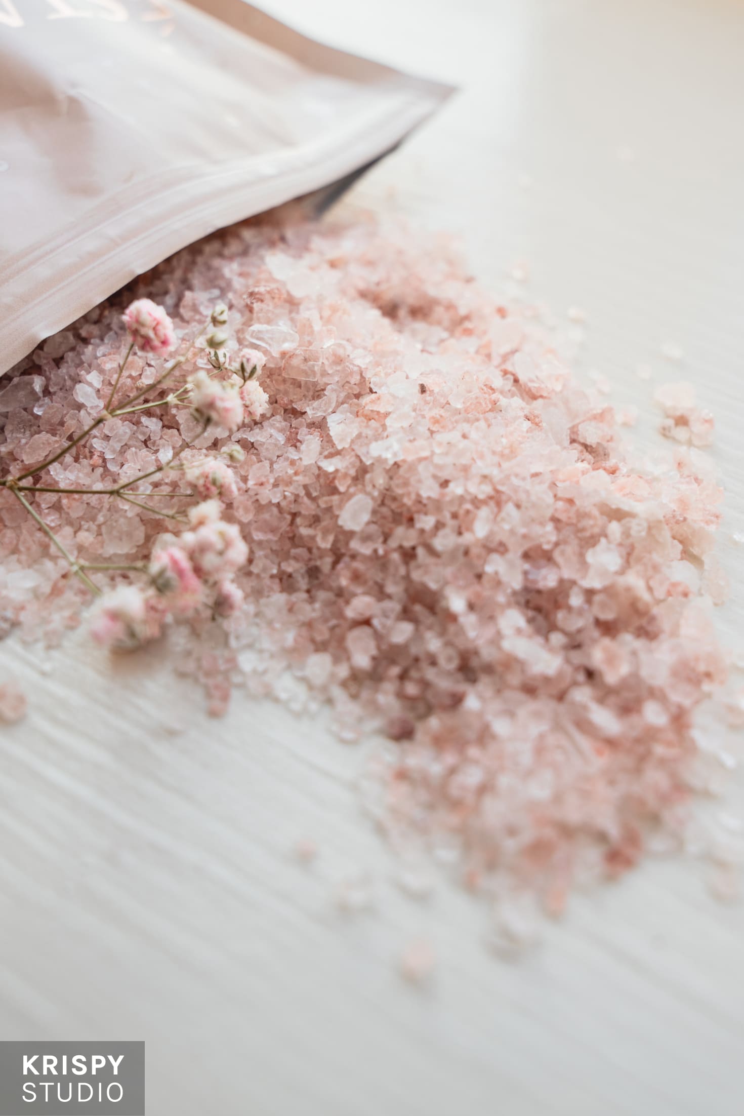 Нежная фотосессия с моделью и солью для ванн ESTAHOME