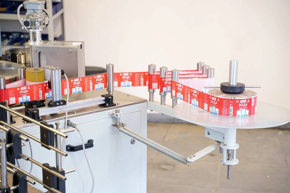 Вариант этикетировщика от компании ПрактикМ