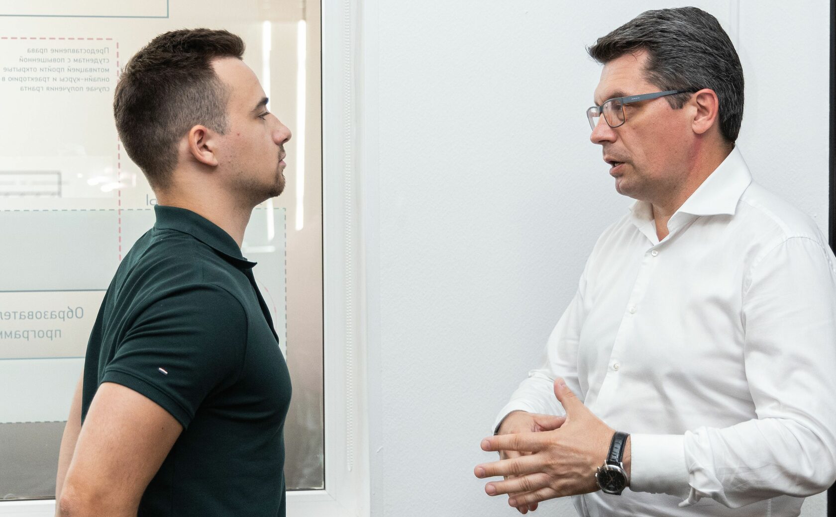 Мужчина руководитель. Владислав шерстобоев. Эксперт или руководитель. Комлев нспк мир. Эксперт руководства.