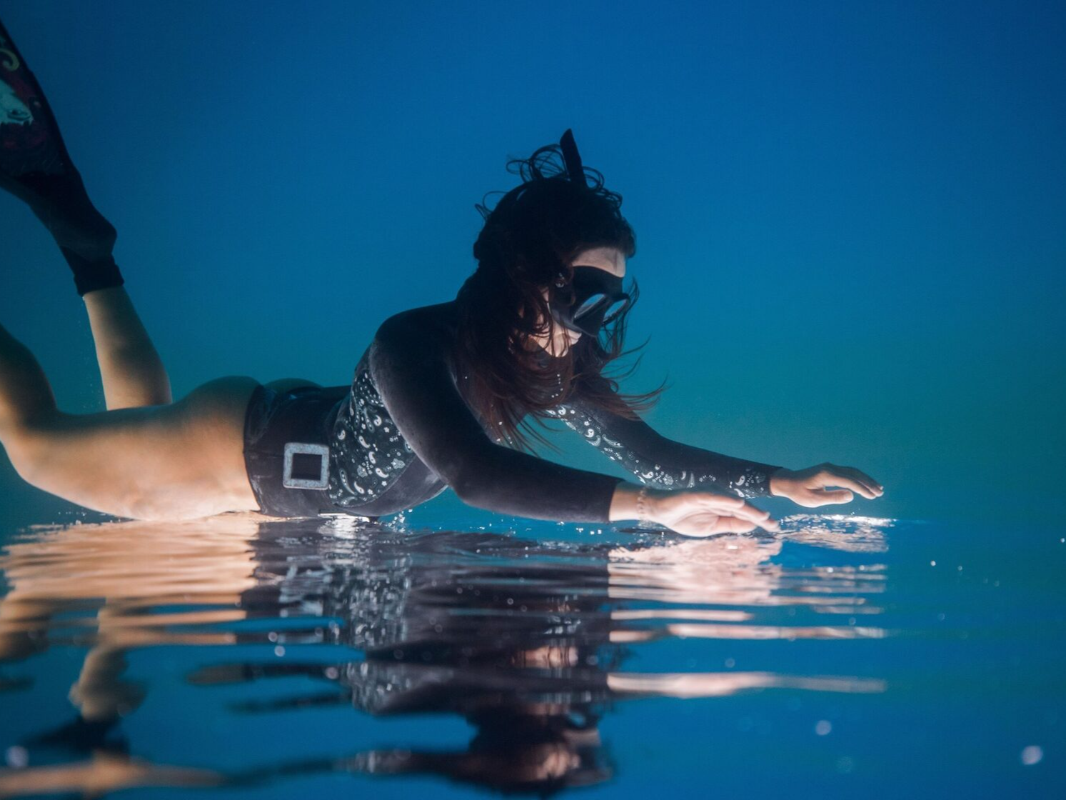 фото нанесения макияжа на лицо девушки 