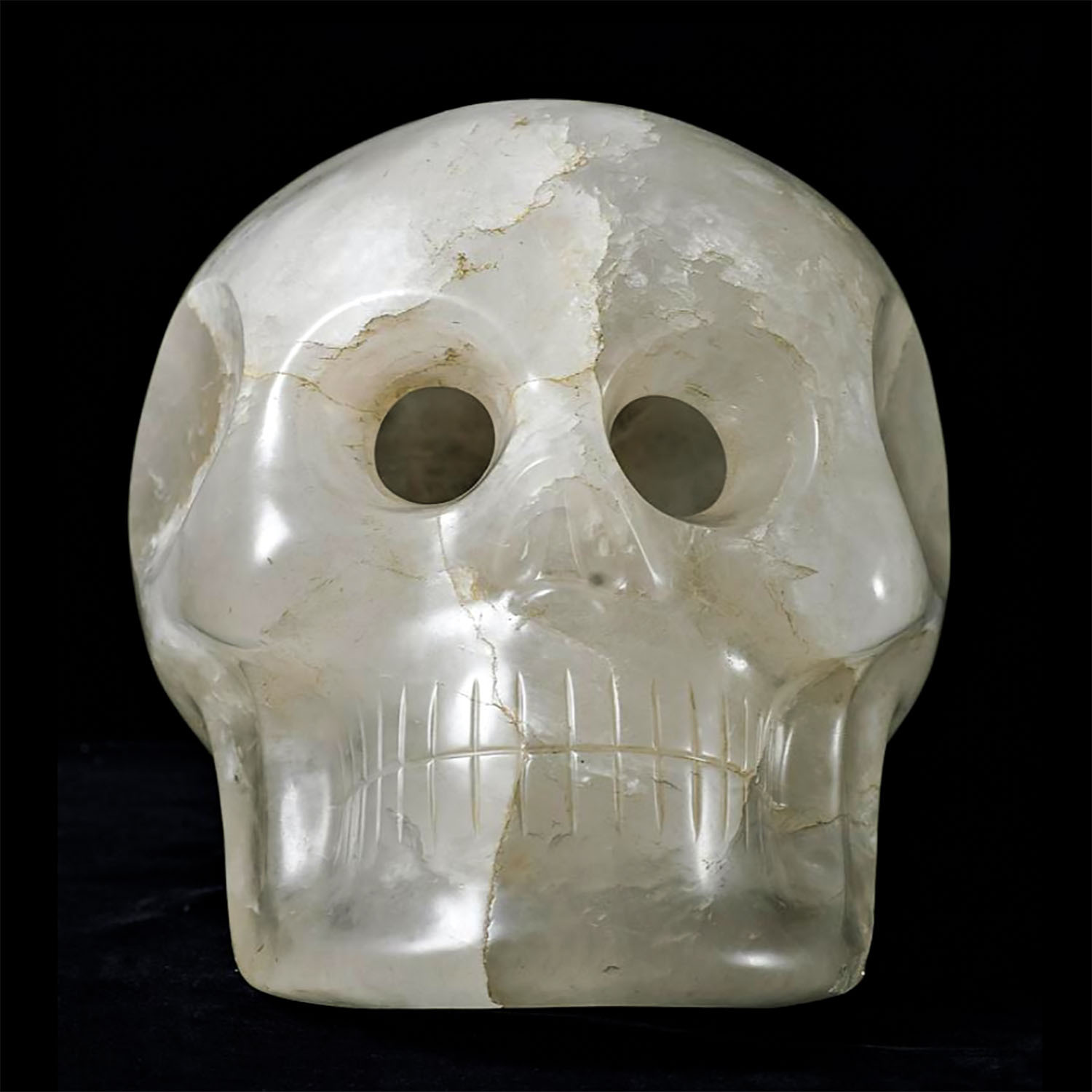 Хрустальный череп. Коллекция Smithsonian National Museum of Natural History.
