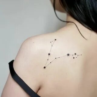 Популярные стили татуировок с созвездиями