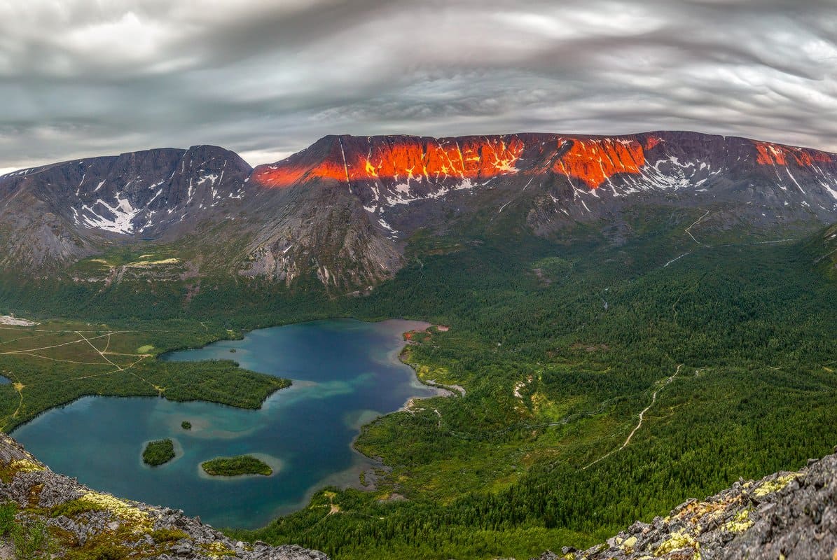 Озеро Большой Вудъявр