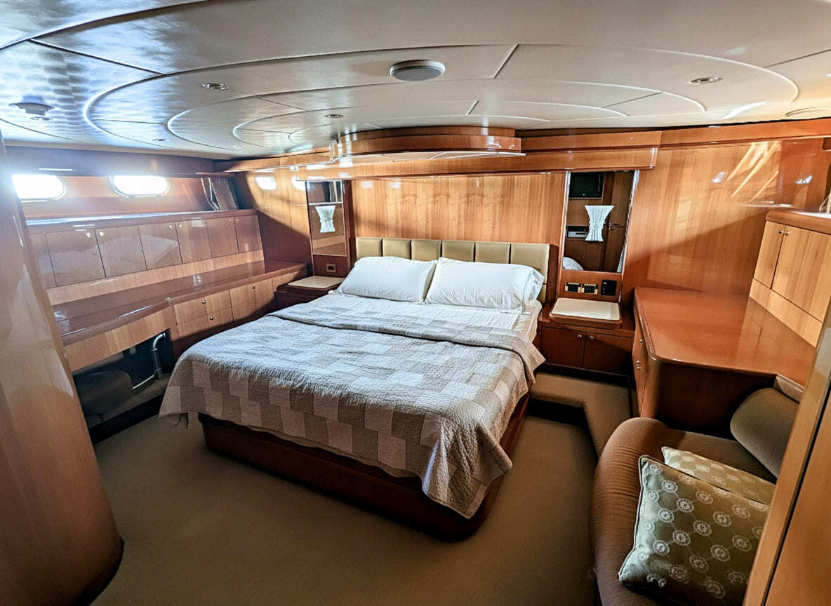 мебель на яхте под дерево до оклейки пвх плёнкой