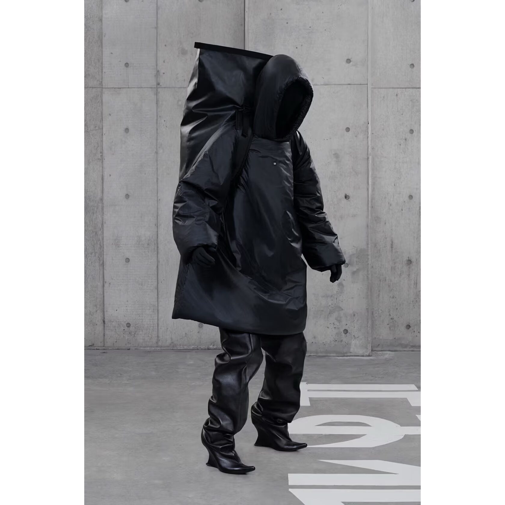 Купить Yeezy x Gap by Balenciaga в Mania Store - Быстрая доставка