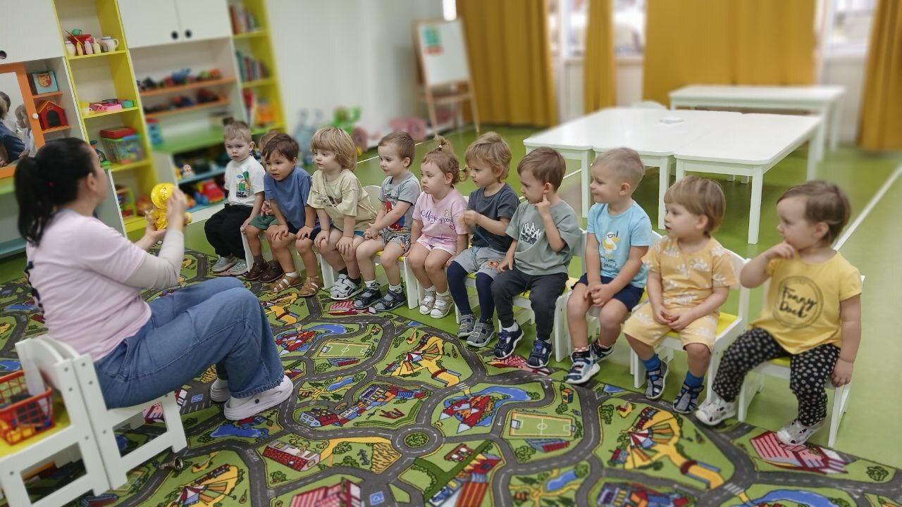 Дети на занятии — частный детский сад ТриНити Сочи