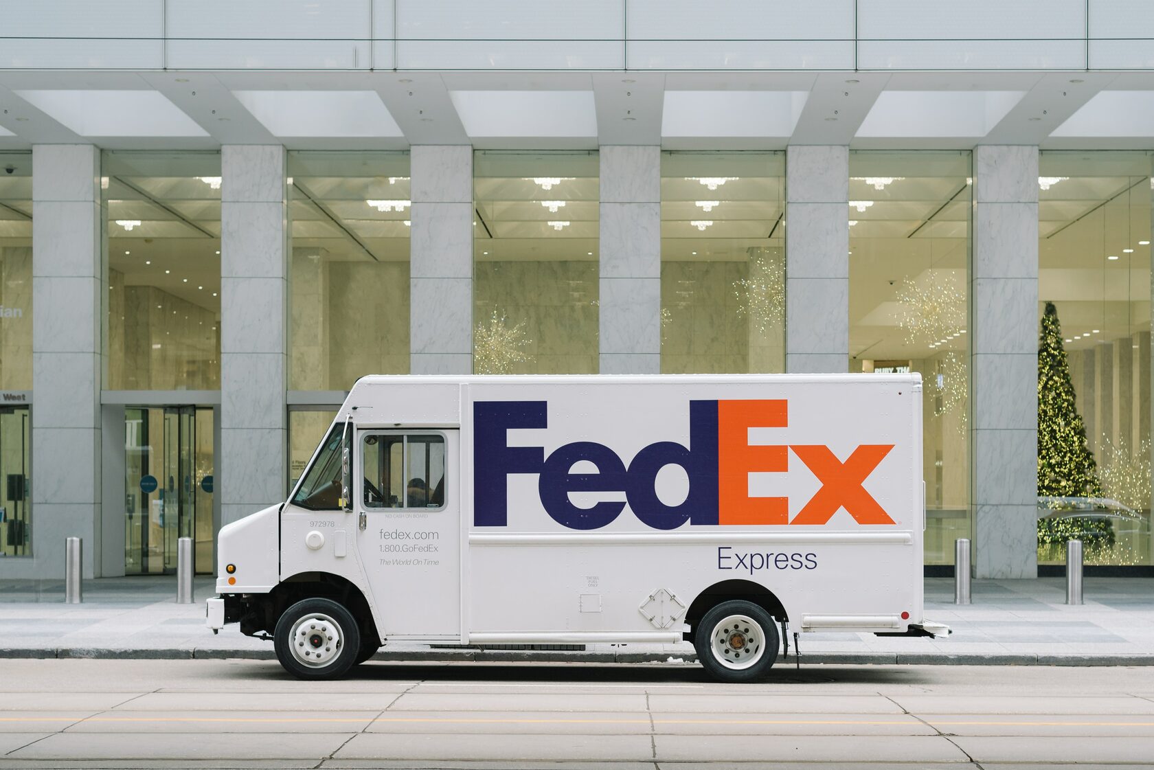 Экспресс-доставка посылок, писем, документов и грузов через партнера FedEx