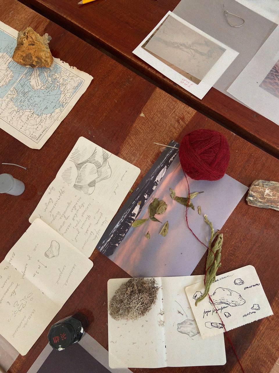 17 Ways to Love the Rocks — exhibition and visitors at domperú