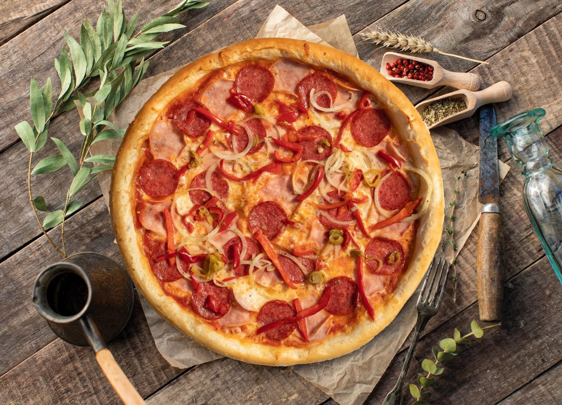 я хочу пиццу с перцем луком пепперони и оливками фото 99