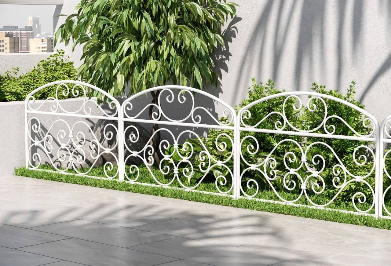 Декоративные кованые заборы ручной работы на заказ в Санкт-Петербурге