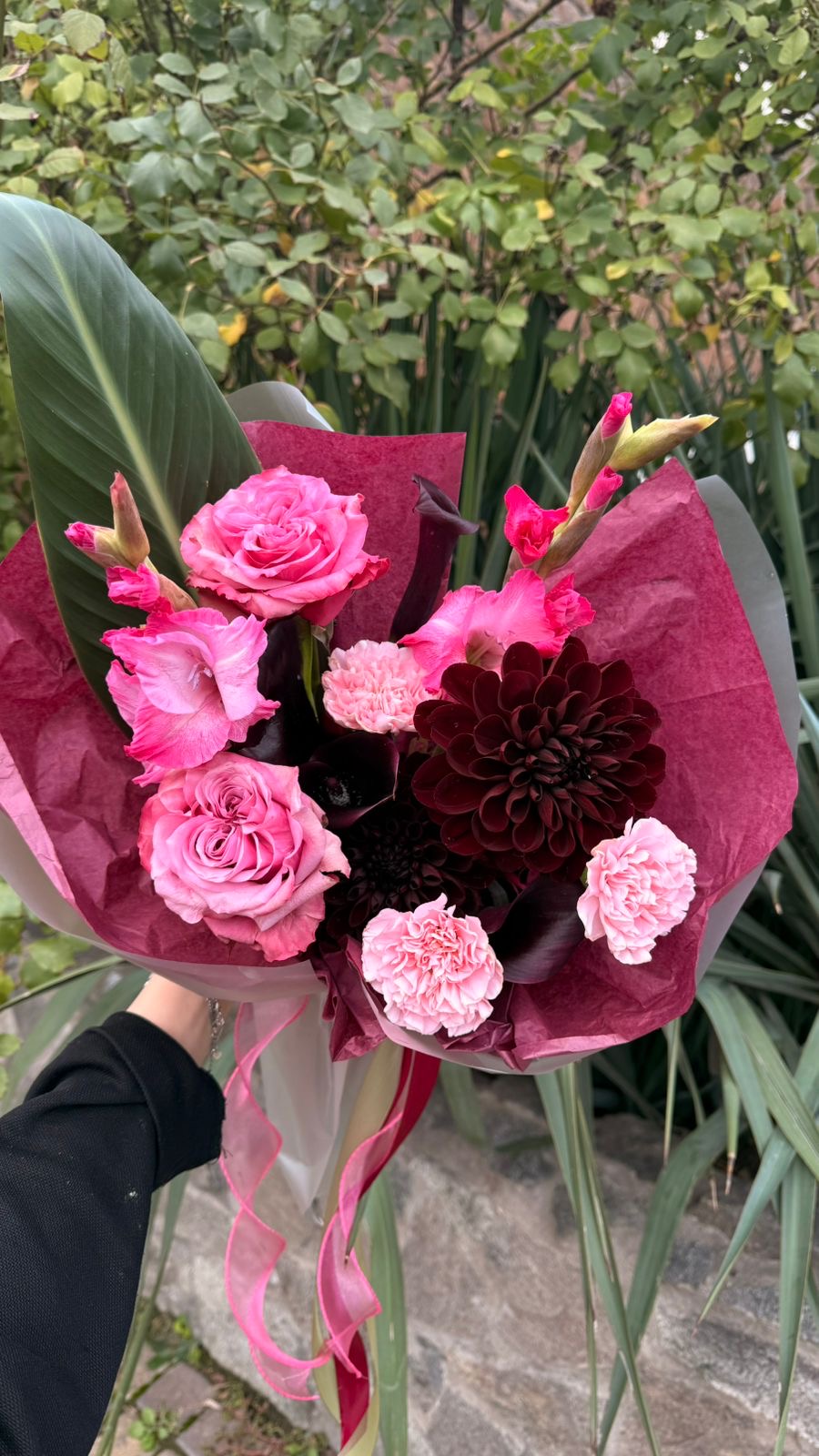 раскидистый стильный сборный букет с доставкой по Пятигорску