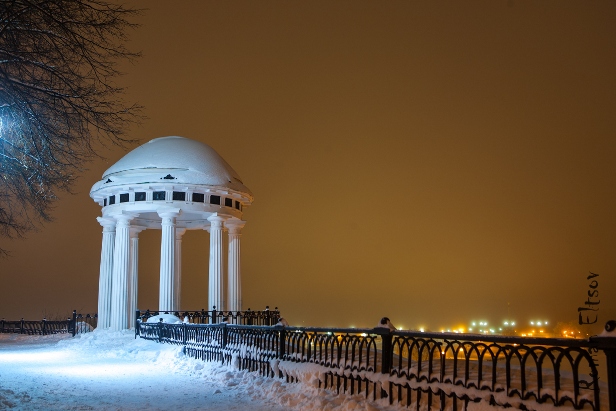 Ярославль сейчас. Ярославль сейчас фото. Фото Ярославль сегодня. Беседка в Ярославле на набережной зимой. Самые красивые и романтичные места Ярославля.